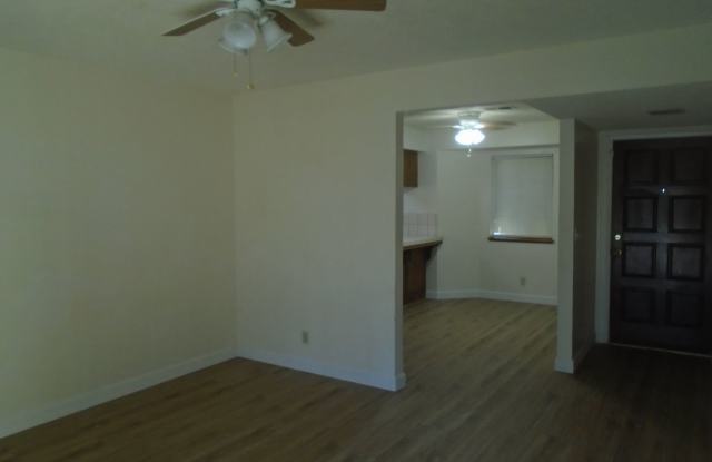 SW BAKERSFIELD--WON'T LAST LONG !