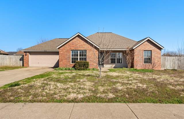 522 Pearl Ave, Lowell, AR 72745