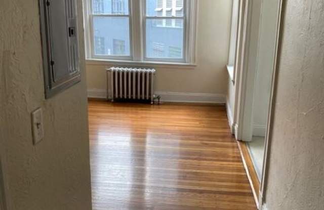 Photo of 1165 Boylston St.