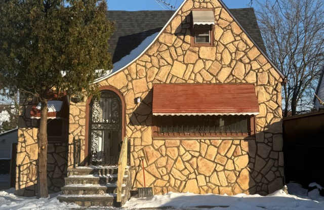 Photo of 3bd Single Lee/Harvard Section 8