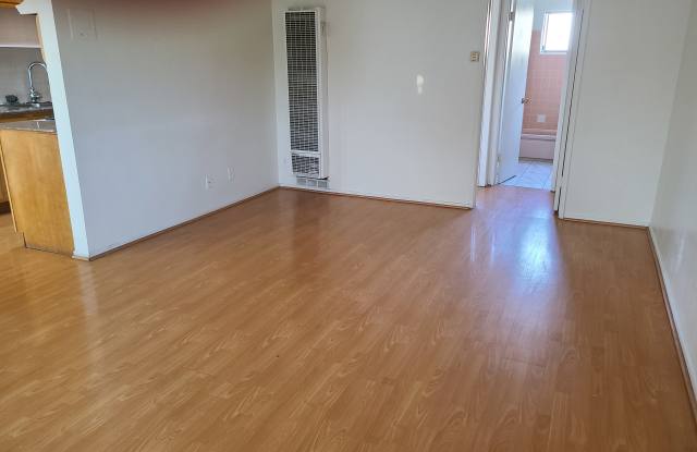 610 East Acacia Avenue