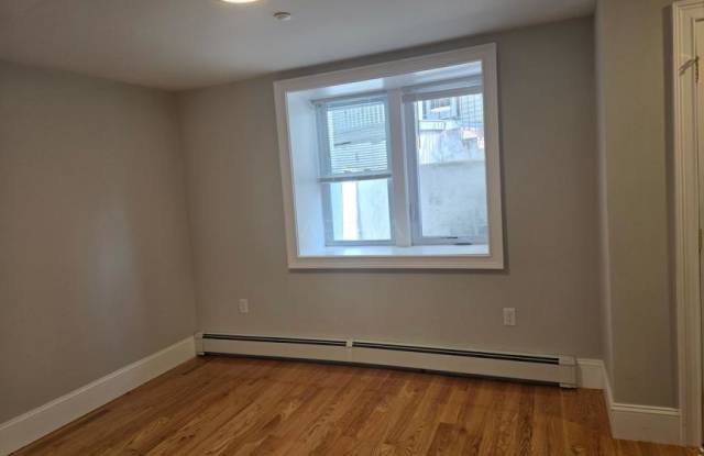 Photo of 887 Broadway