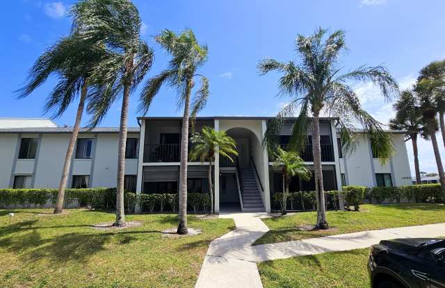 Photo of 1005 Green Pine Boulevard