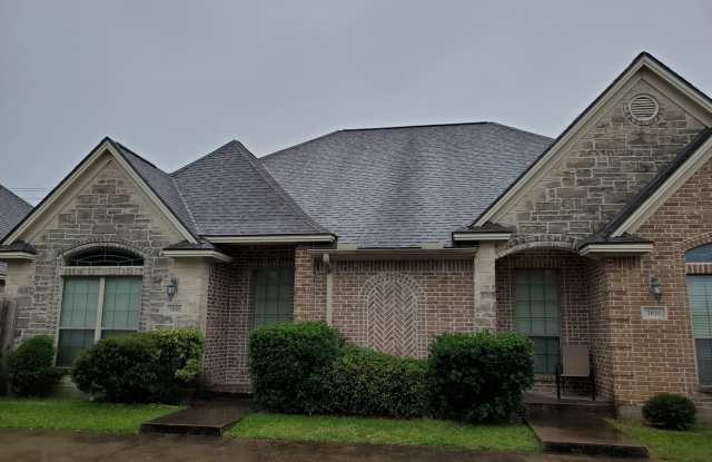 College Station - 3 Bedrooms / 3 Baths - Duplex - Fenced in back yard.