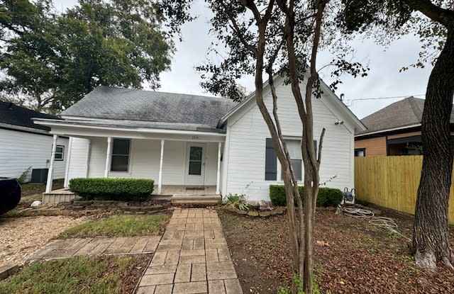 Photo of 1914 Ross Ave