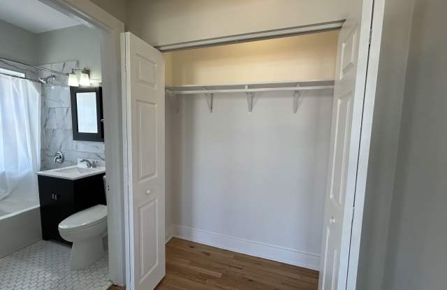 2712 North Milwaukee Avenue