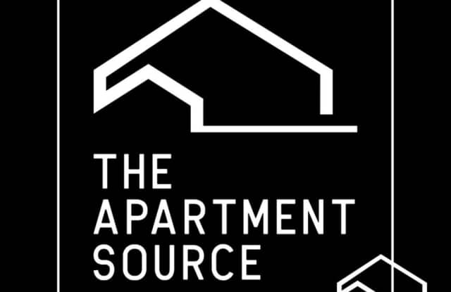 6300 North Oakley Ave.