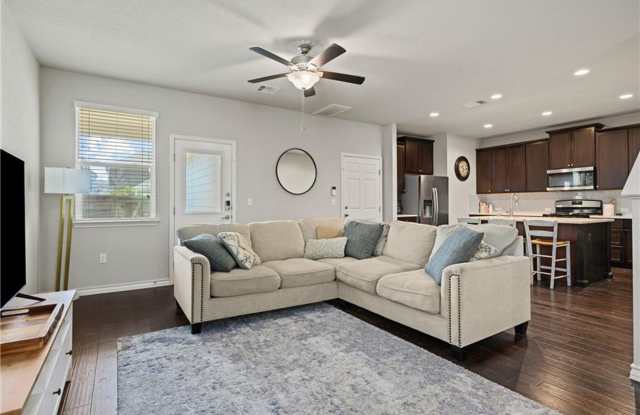 Newly Constructed, 4 BR / 3 BA Home - 2 Car Garage - Pool - Close to Mueller