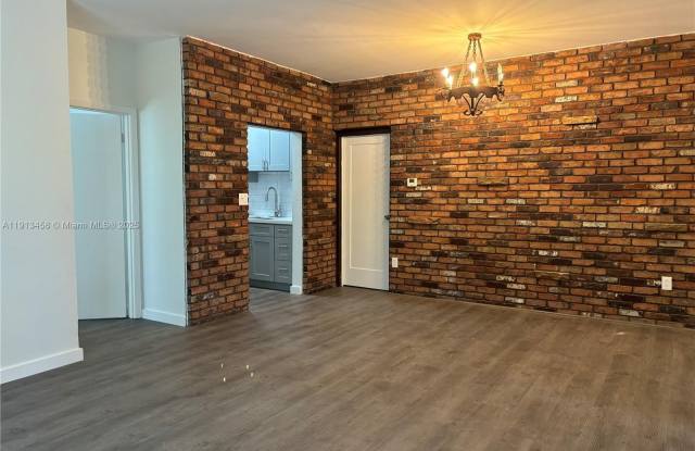 Photo of 15250 NE 8th Ave