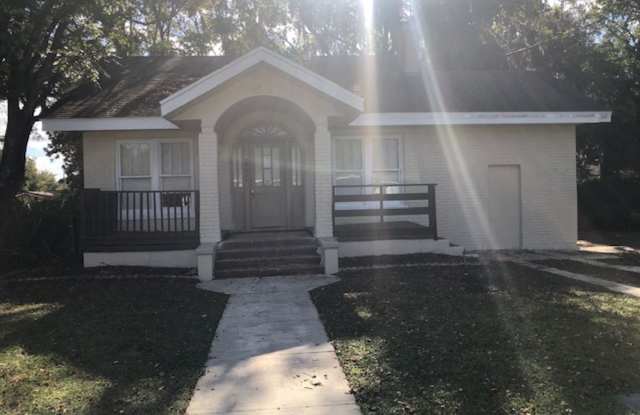 4 Bed 1 Bath Home | Pet Friendly | Washer Dryer Hook Ups  Central Air | Section 8 Welcome