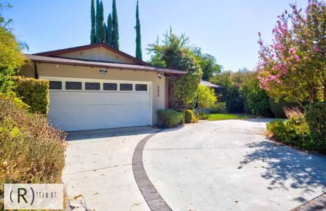 This Mid Century Modern Gem House located in the "hottest little pocket" of Woodland Hills and walking distance to be The Village  Promenade Mall