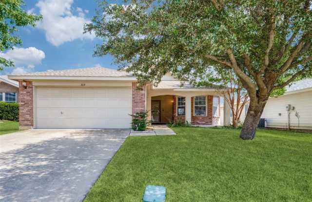 1614 Pin Oak Trail