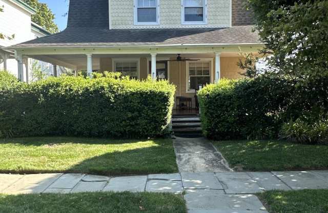 Photo of 319 Jersey Avenue