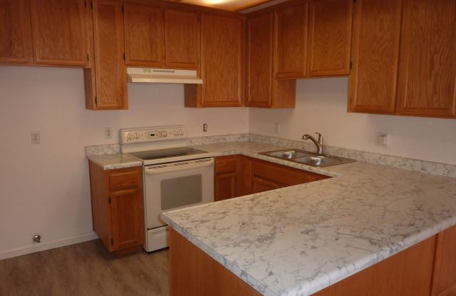 2 Bedroom Duplex for Rent with Garage