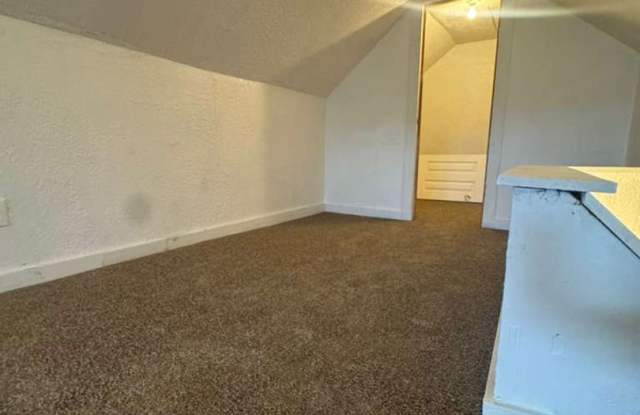 4 bed 1 bath house