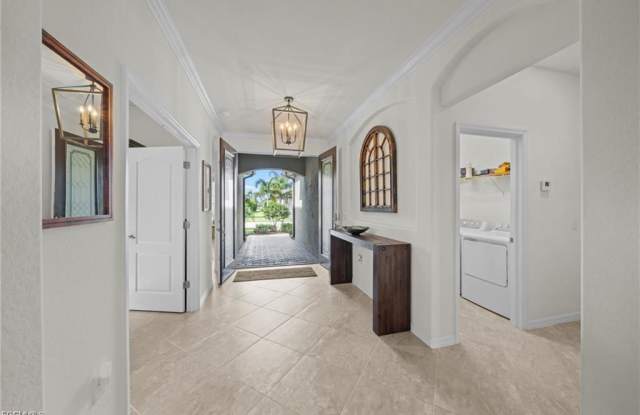 10061 Avalon Lake Circle