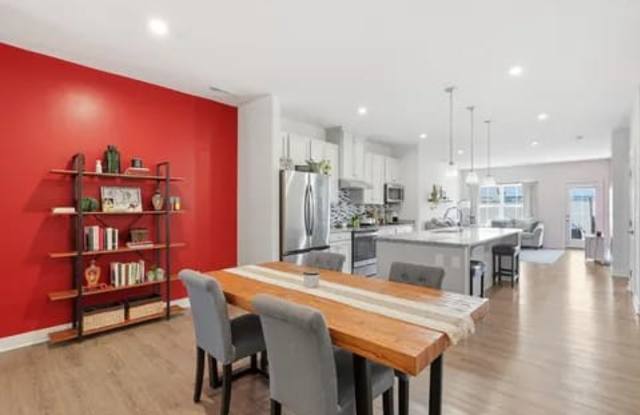 380 Camargue Court