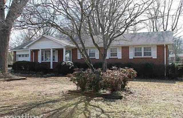 5 Fairlawn Cir, Greenville SC - 5 Fairlawn Circle, Berea, SC 29617