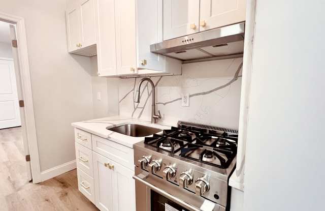 3025-35 KENNEDY BLVD