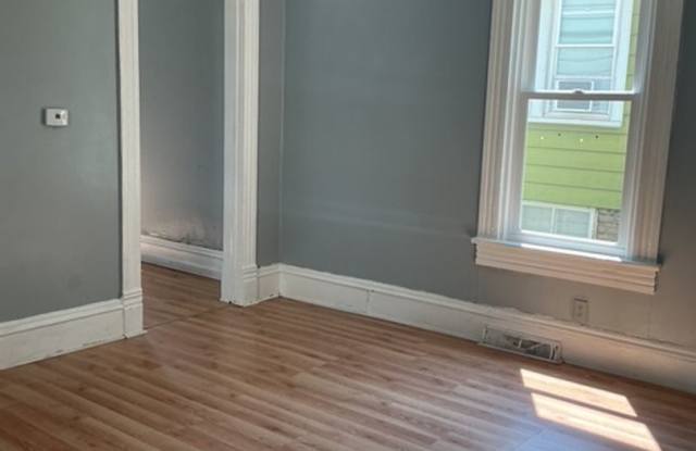 Photo of 3 Bedroom / 1 Bathroom House in Peoria