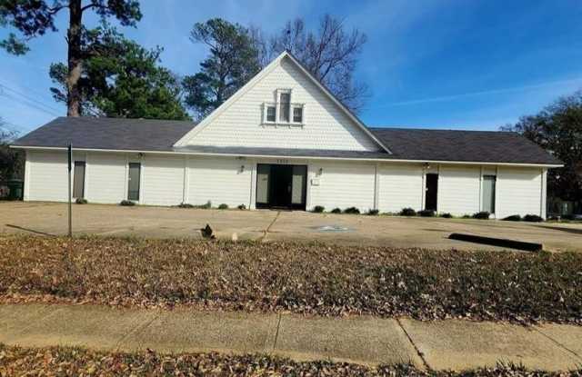 Photo of 3939 Linwood Avenue