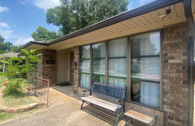 2835 Alvin Lane