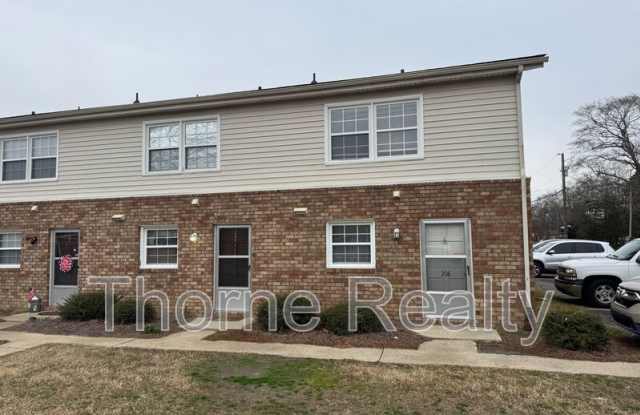 206 W Cross St