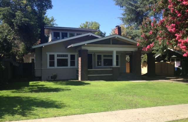 734 E Peralta