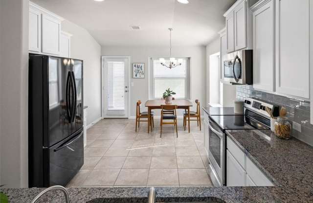 Photo of 3 Bedroom, 2 Bath, Single Story Home in Highland Park