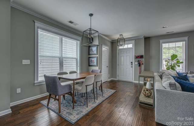 Room in 3 Bedroom Home at Bountiful St