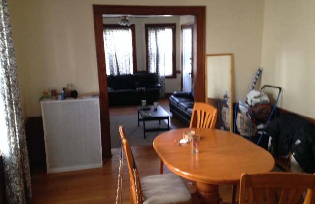 Updated 3 bed in Oak square