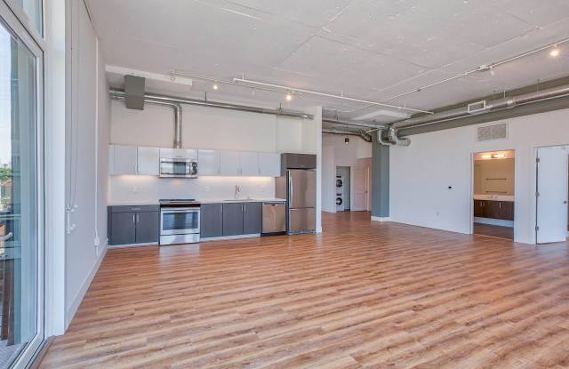 2231 South Western Avenue