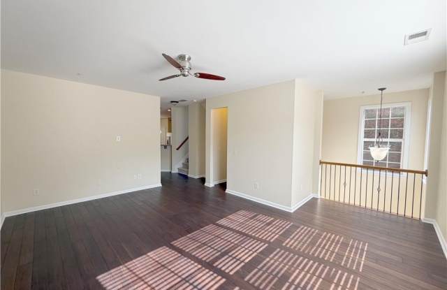 4680 Creekside Villas Way SE