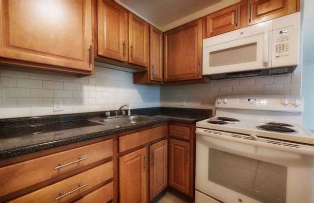 One Bedroom - Union Square * ALLSTON * * School House @ Ringer Park