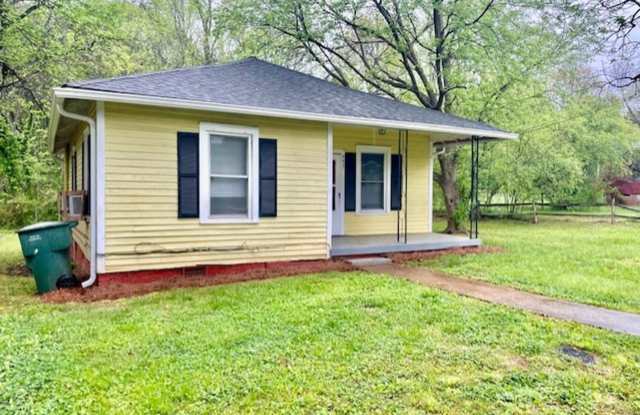 Adorable 2 Bedroom 1 bath home . Located in the Mountain Brook area in Gastonia photos photos