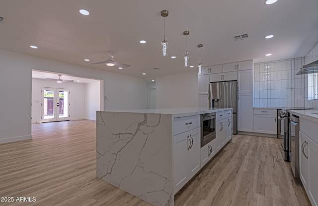 Photo of 3035 E HEATHERBRAE Drive