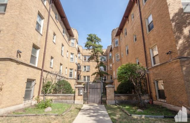 2212 E 70th St - 2212 East 70th Place, Chicago, IL 60649