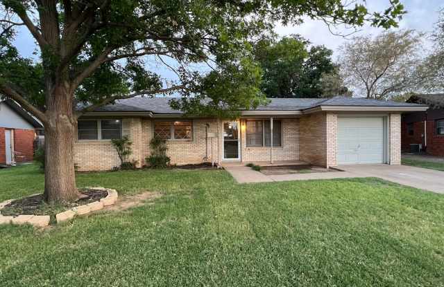 Wonderful home near 4th st and loop