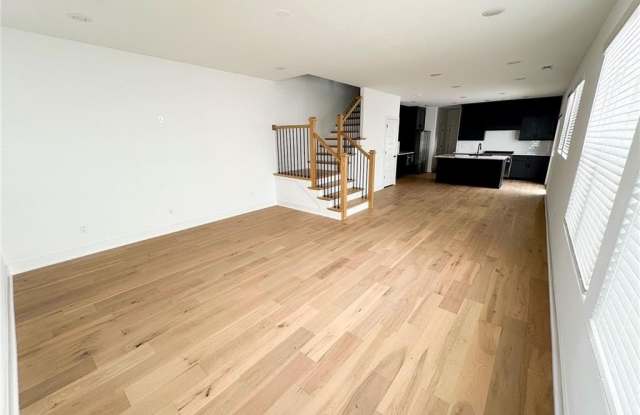 1320  S Van Buren  AVE