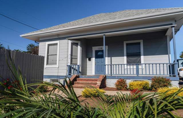Updated 4 Bedroom House at the Doorstep to Cal Poly
