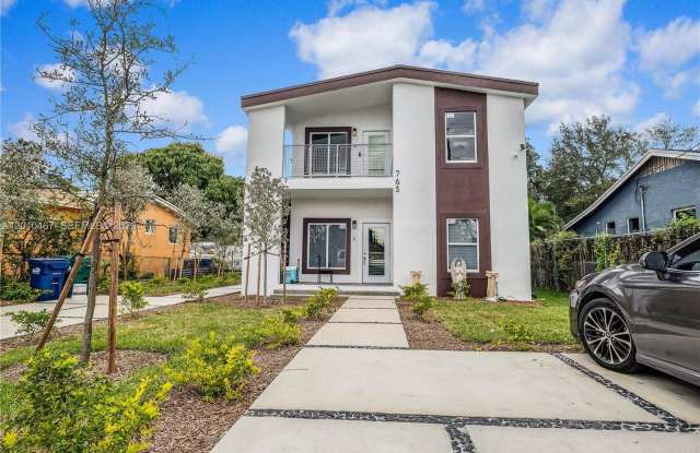 763 NW 80th St