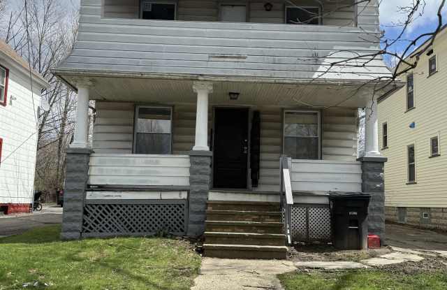 Photo of 2927 East 126th Street - 2