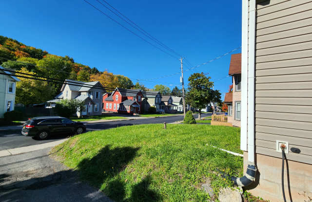 Photo of 319 Charles Avenue