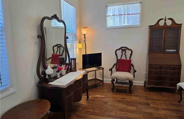 4309 N Country Club Lane