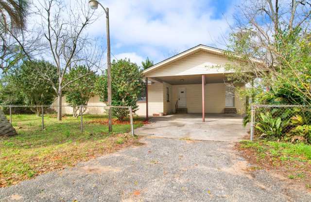 Spacious Home Minutes from Downtown Pensacola