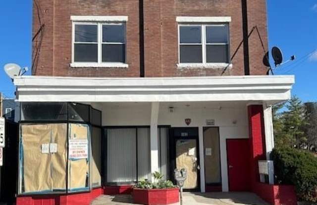 100-106 S Courtland Street unit: 4