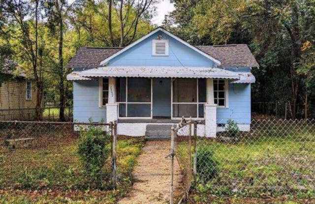 2332 Garden Dr