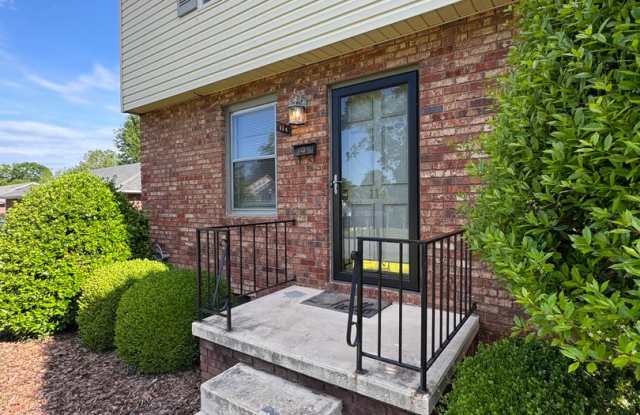 Spacious 2 Bed, 1.5 Bath Apartment in Prime Location
