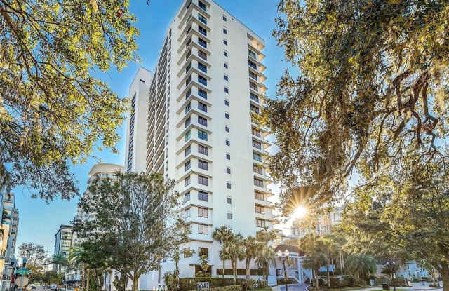 530 E. CENTRAL AT LAKE EOLA