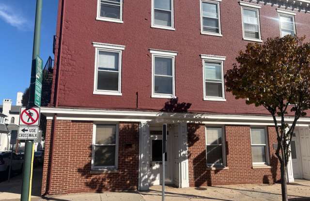 Photo of 1 IRVINE Row unit: 1 East High Street